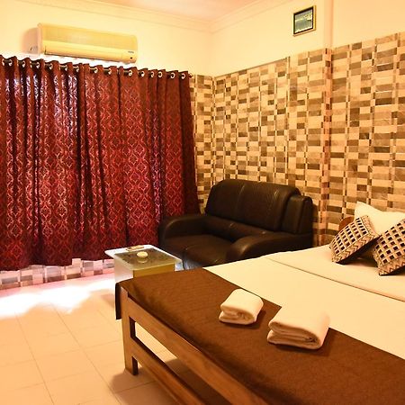 The Sky Inn Navi Mumbai Buitenkant foto