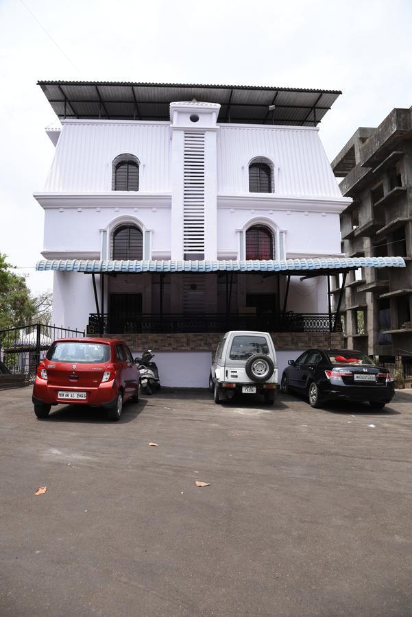 The Sky Inn Navi Mumbai Buitenkant foto